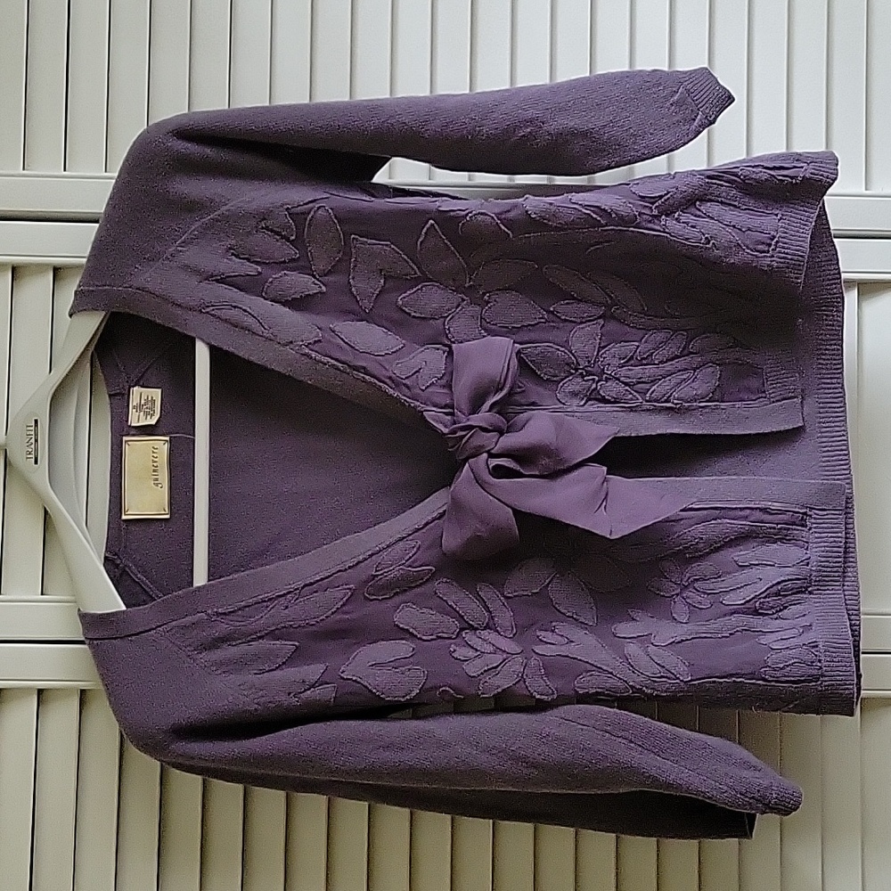 Guinevere 100% lambswool and silk trim cardigan